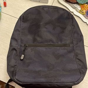 Lo & Sons Backpack The Hanover Travel Laptop - New w/o tags - Camouflage